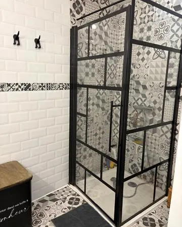 Adorable Avec Piscine Appartement
