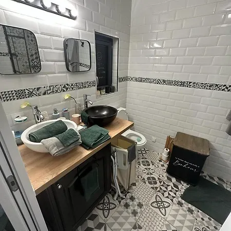 Adorable Avec Piscine Appartement
