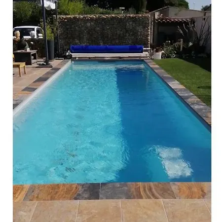 Adorable Avec Piscine * Estézargues